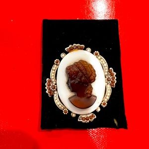 Cameo pendant/brooch
